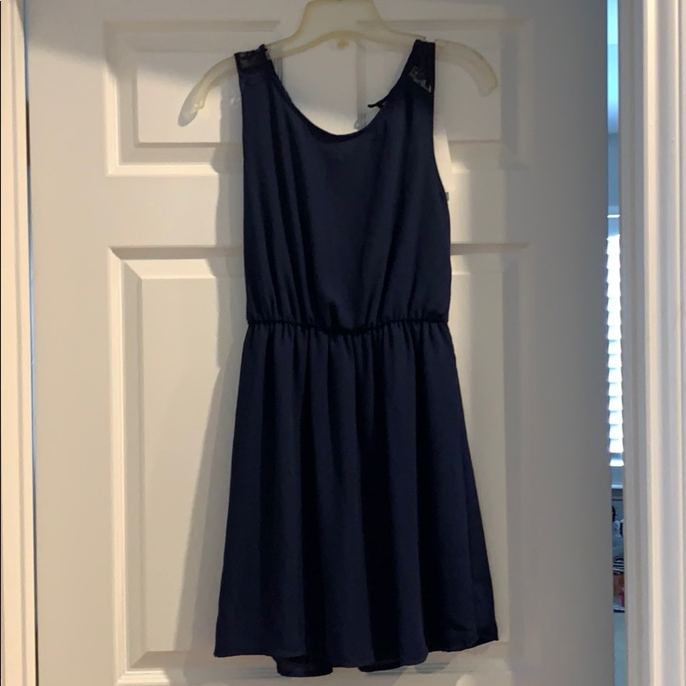 🔴 4/$20 Bundle: Navy Lace back Dress